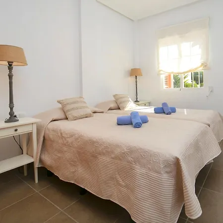 Jazmines By Interhome Nyaraló Calpe